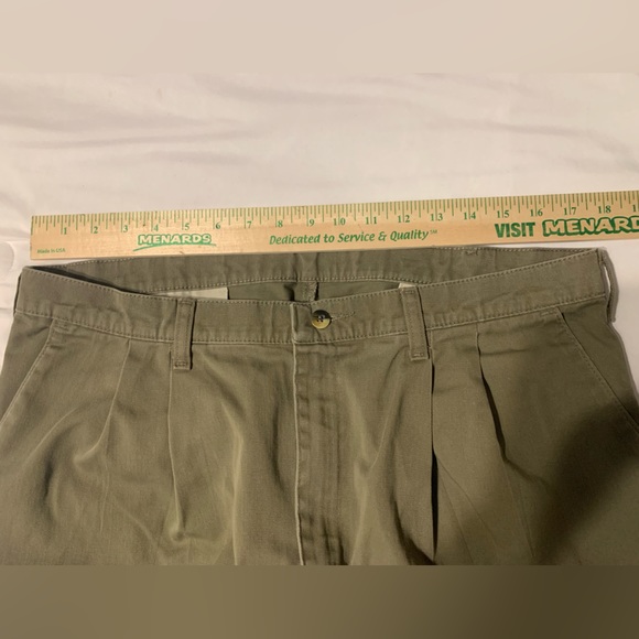 Men’s Timber Creek by Wrangler Khaki Pants Size 36x32 Pleated front 100% Cotton - Picture 3 of 9